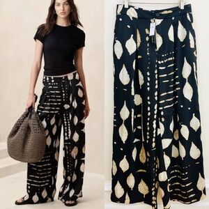 NWT, Banana Republic Factory Silky Pleated Wide-Leg Pants in Black Print